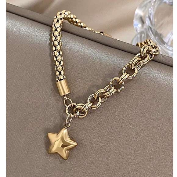 Luxe Valentine’s Gold Tone Stainless Steel Star Chain Bracelet - Picture 3 of 4